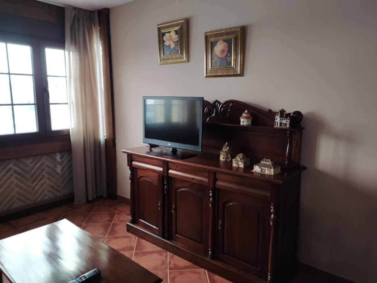 Hotel Rural El Nogal Madrona Bagian luar foto